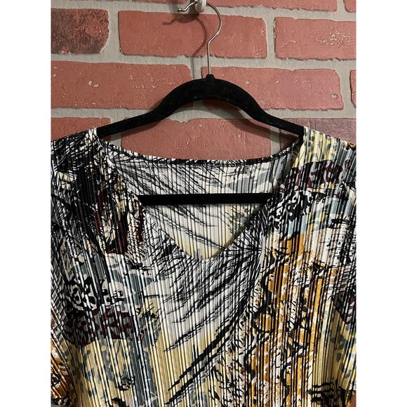 Abstract Animal Print Pleated Stretch Top - Picture 6 of 7